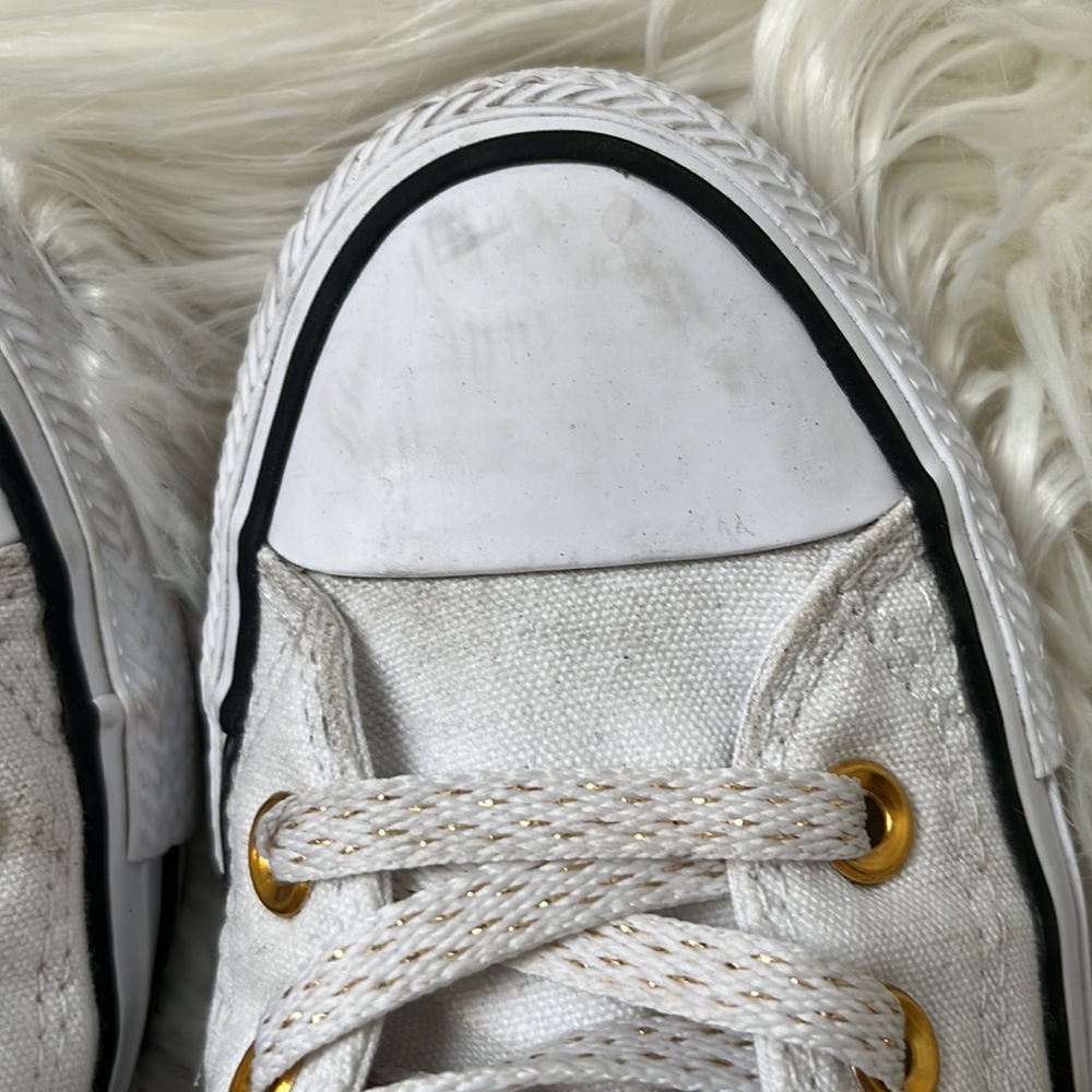 Converse - Picture 9 of 10
